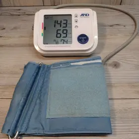 Ua-1020 A&d Medical And Auto Blood Pressure Monitor Machine Upper Arm Heart Rate Health