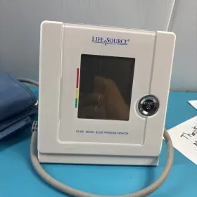 Ua851 A&d Medical Life Source Blood Pressure Monitor Works Great