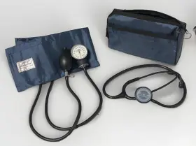 A104438-8 Adc Blood Pressure Stethoscope Travel Bag Excellent Condition