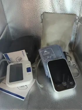 Alcedo & C02 Co2.lot Alc Do Blood Pressure Monitor And A Of 2 Machines