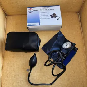 20-202-184 Bvmedical Mdf Instruments Medic Palm Aneroid Sphygmomanometer Blood Pressure Monitor Black