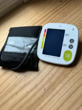 0040 Greater Goods Gg Bluetooth Bpm Blood Pressure Monitor Model Large Scuff