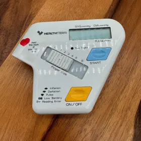 8100 Health Team Vintage Healthteam Finger Digital Blood Pressure Monitor Model