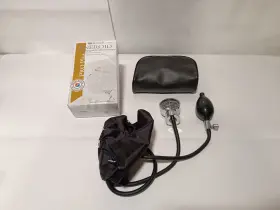 112-6066 Henry Schein Deluxe Aneroid Sphygmomanometer Large Adult Black Pro Plus