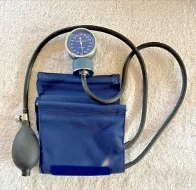 50280 Japan Cobalt Blue Sphygmomanometer Blood Pressure Monitor Gauge And Cuff