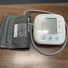 Konheal Wbp107 Digital Blood Pressure Monitor And Medium Cuff Latex Free Takes 4 Aaa Batteries