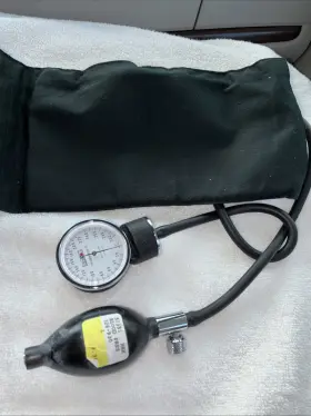 03-180 Labtron Vintage Artery Patricia Sphygmomanometer Blood Pressure Cuff
