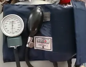 109430 Labtron Sphygmomanometer With Case Made In Japan Quality Meter Nice