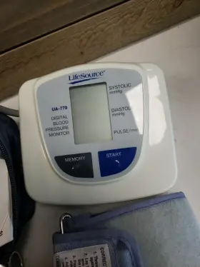 Ua-779 Lifesource Tested Blood Pressure Monitor With Small Cuff No Batt. Cover #2