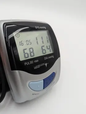 1133 Lumiscope Upper Arm Automatic Digital Blood Pressure Monitor Model #3