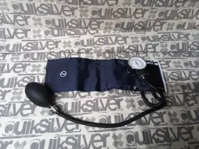 Spg1001 Medichoice Sphygmomanometer With Navy Cuff Size Small Adult 18.4 - 26.7