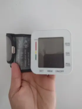 W1681 Mmizoo Digital Wrist Blood Pressure Monitor Cuff Arm Heart Rate Reader