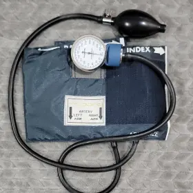 Moore 2-14954 Certified Analog Upper Arm Sphygmomanometer Cuff Gauge Bulb Hose
