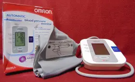 Omron 073796071226 Automatic Blood Pressure Monitor 30 Memory Storage - Tested Good