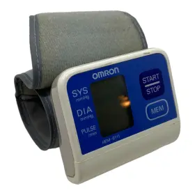 6111 Omron Hem - Automatic Wrist Blood Pressure Monitor Works Euc N9