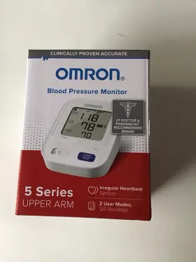 7200 Omron 5 Series Upper Arm Blood Pressure Monitor New Open Box