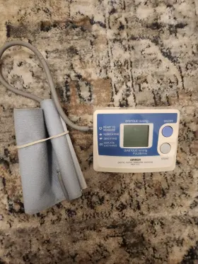 B07-wc2 Omron Upper Arm Blood Pressure Monitor