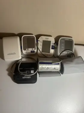 Bp7455can Omron Lot Of 4 Blood Pressure Monitor And Lumiscope
