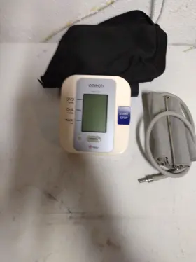 Hem-712cn2 Omron Auto Blood Pressure Monitor Model Cuff And Battery Op