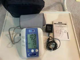 Hem-780reln2 Omron Upper Arm Blood Pressure Monitor Excellent Condition. Tested. Full Kit