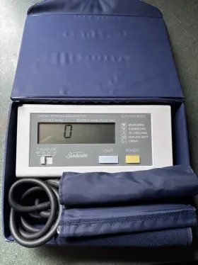 Omron/sunbeam B710 Digital Blood Pressure Monitor Tested Excellent Condition 2 Cuffs