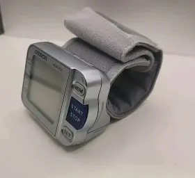 650n Ormron Omron Blood Pressure Monitor Digital Automatic Hem Comfit Cuff With Case