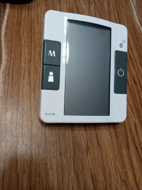 06bpsm5000usal Smart Meter Qardio Td 3128 Blood Pressure Monitoring System Large Untested #2