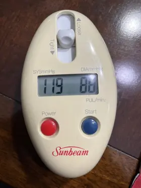 7656 Sunbeam Finger Blood Pressure And Pulse Monitor - Model Tested