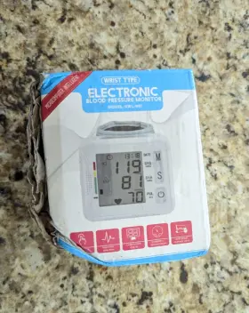 Kwl-w01 Taikon 971344890753 Electronic Blood Pressure Monitor Wrist Type Nwob