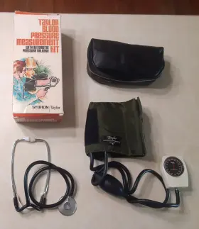 7052-04 Taylor Vintage Sybron Blood Pressure Measurement Kit In Box 1960s Model