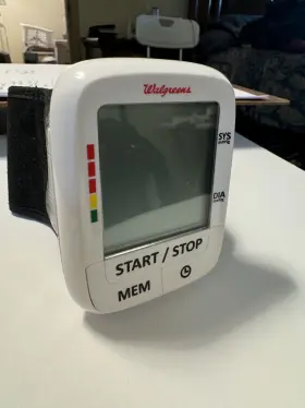 Walgreens 311917206981 Blood Pressure Wrist Monitor Pre-owned Excellent Condition