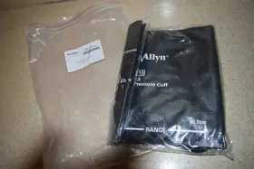 008-0324-00 Welch Allyn Thigh Blood Pressure Cuff Kit 40.7cm- New Cc