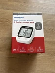 Omron 5 Series Upper Arm Blood Pressure Monitor Bluetooth Large Display New. Fixed Price $44.99.