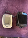 Walgreens Blood Pressure Monitor WGBBPA-730 Large Easy Read Screen Heart. Fixed Price $14.99.