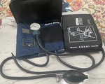 Mabis Caliber Aneroid Sphygmomanometer Blue Nylon Large Adult Cuff Case Euc. Fixed Price $8.99.