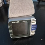Omron HEM-650 Wrist Blood Pressure Monitor Intellisense Automatic W/ Case. Fixed Price $20.00.